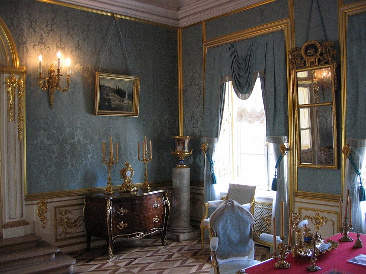 49 Imperial Palace, Peterhof.jpg